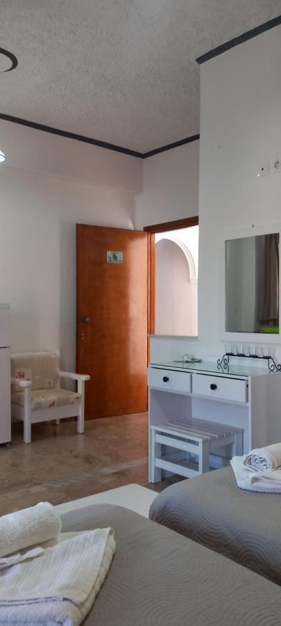 Nikis Apartments Agios Gordios  Exteriör bild