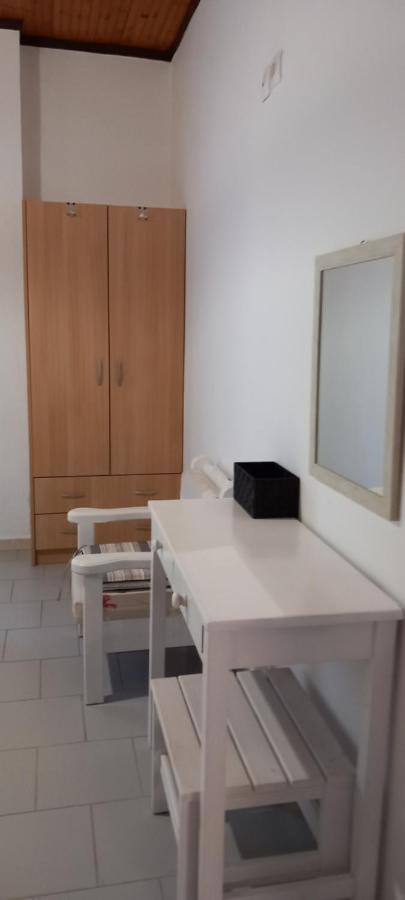 Nikis Apartments Agios Gordios  Exteriör bild