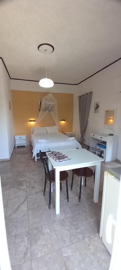 Nikis Apartments Agios Gordios  Exteriör bild