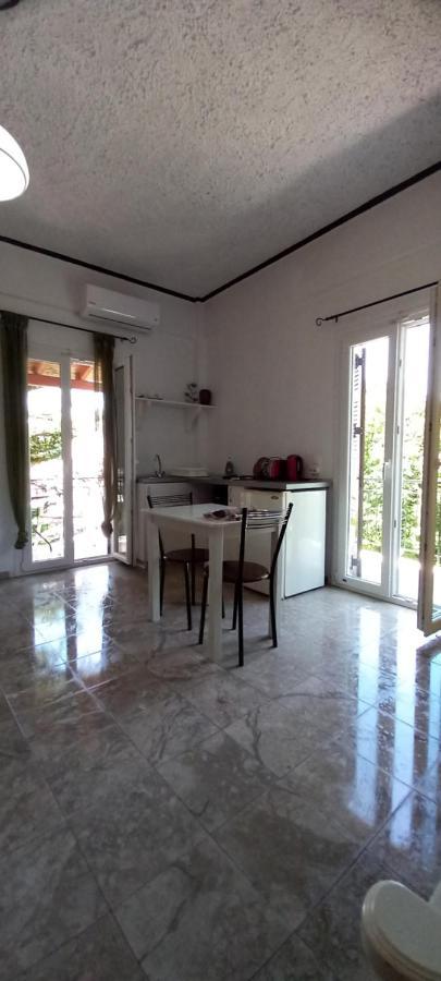 Nikis Apartments Agios Gordios  Exteriör bild
